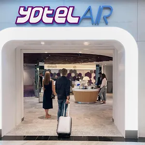Hotel Yotelair Changi Airport Landside